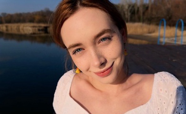 I met a sad cutie on the dock Fucked her and the sadness was gone![Loly Nebel]