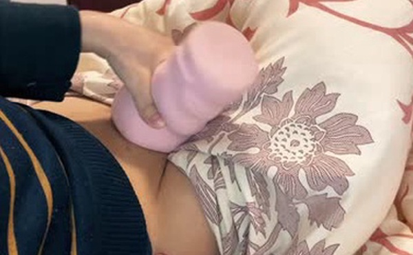 你在大学图书馆里被操逼操到不断高潮大声的叫爸爸