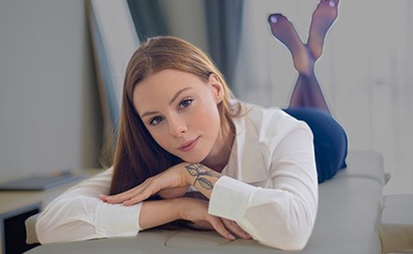 Cum On My Feet And Ill Tell The Director Everything! Nylon, Heels, Footjob, Foot Worship