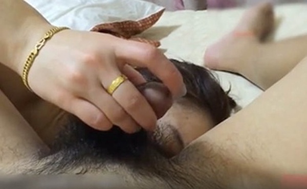 女秘书被潜规则公司气质漂亮的美女秘书被领导以出差为由带到外地后威逼利诱下被潜规则先口爆再操逼好白菜又被糟蹋了