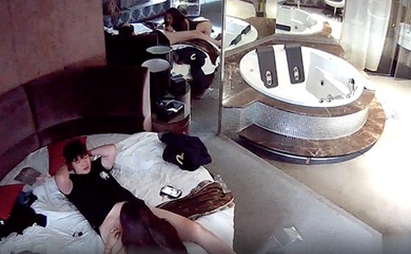 酒店偷窥辦公室之戀下午請了特休出來放縱一下