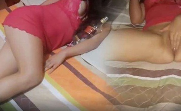 老婆的闺蜜大胸白虎妹最近失恋了喝了不少酒躺在床上用手给她搞兴奋了把给她干了