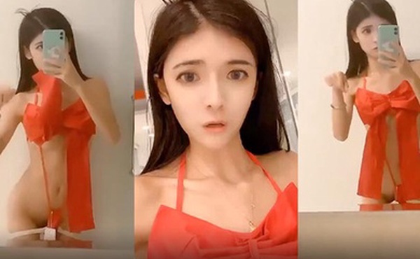 喜欢在厕所拍摄自己性感视频