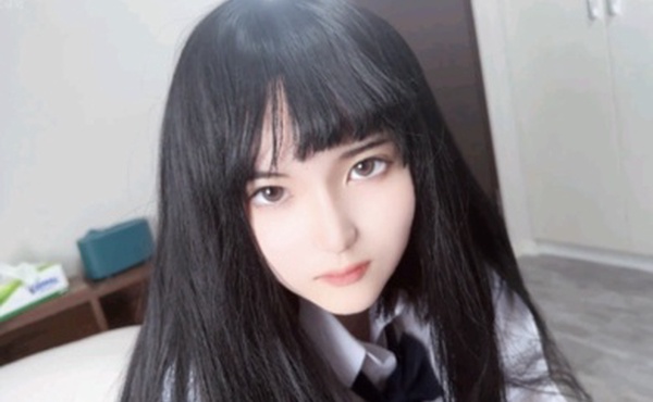 素人中出令人惊叹的日本青少年业余爱好者得到了她男朋友的创意娃娃脸