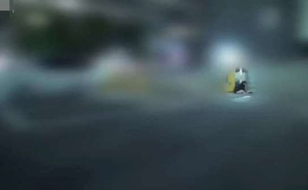 夜店捡尸醉酒妹子半梦半醒直接被无套操到内射