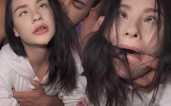 粗鲁的性交让她潮吹