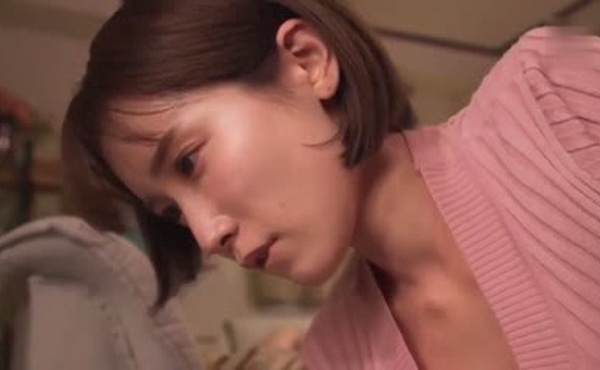 SSIS-289姑と喧嘩した腹いせに一回だけのハズが義父不倫に溺れ何度も何度も小島みなみ