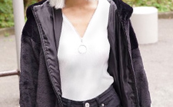 即使是地下偶像也可以在中出后进行清洁口交。地下偶像麻由香