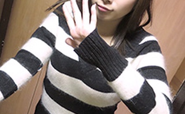 看看独居女孩的房间！ ～他认真地自慰～橘优奈