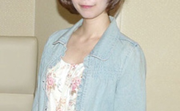 沮丧的素人女孩在按摩院不断射精 花田真央