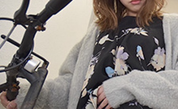 Charinmusume ～马鞍的尖端看起来像是要粘在我的阴户里一样～松下丽香