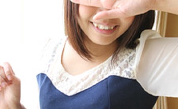 当我的手受伤时，我的朋友照顾了我。野本美奈