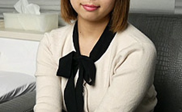 对 AV 好奇的整洁素人女孩首次尝试拍摄。早濑未来