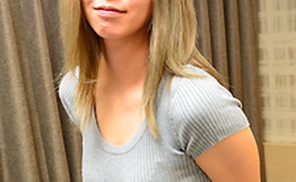 业余工作：仅仅靠修剪工是无法谋生的。西村由奈