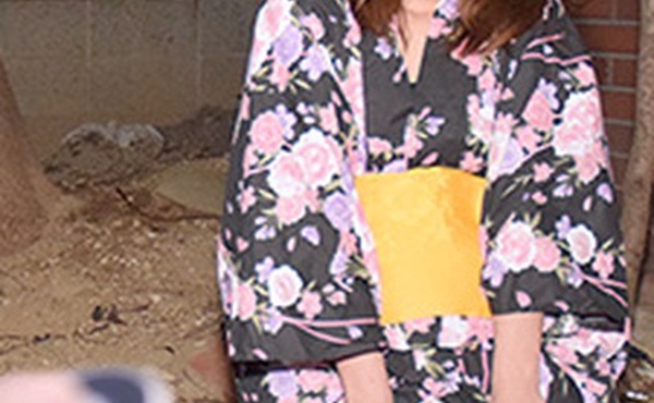 跳来跳去——晚上在闹市区玩玩具—木村爱里