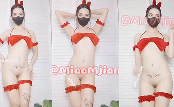 红色衣的美女露逼看看也不错