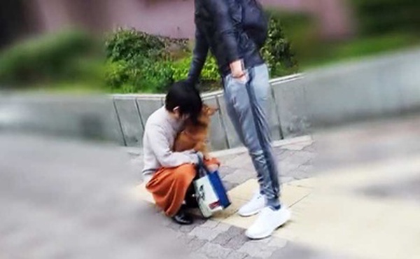 FC2-3129172 【個人】黒髪ショートの犬好き新妻。愛犬の散歩中に捕まえ新婚宅まで押し入りペットも気にせず