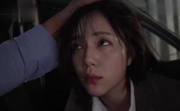 【水果派】冷艳反差女下属，爆贪傻梦变母狗![ABF-017]