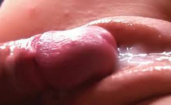 白虎穴里充满了浓稠的精液