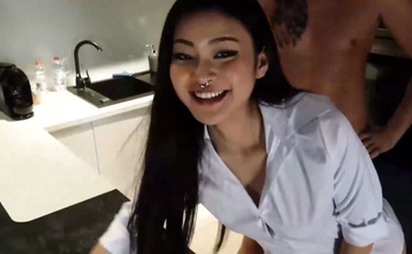 留学上完课出校门赚外快在人家老婆面前差点被干死