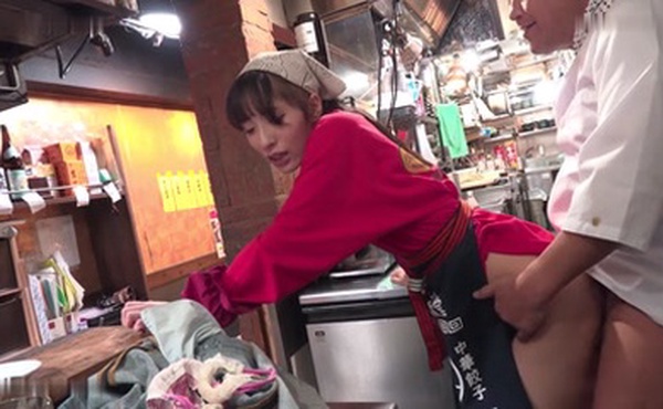 爆盛りギャル中華美人姉妹が腕を振るう行列がすごい街中華の日常とSEX！～姉妹編～JOY-010-u