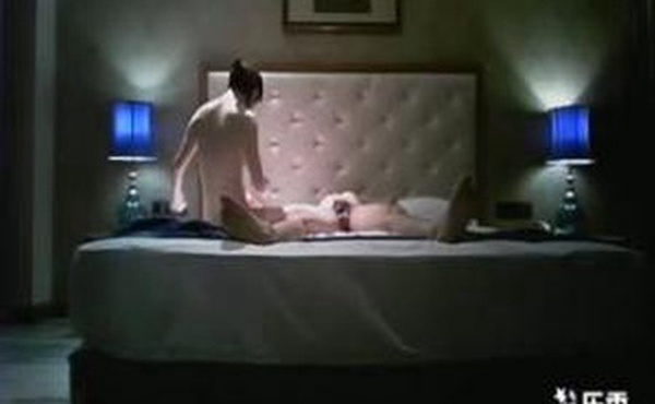 有钱就是任性，叫三个美女来挑