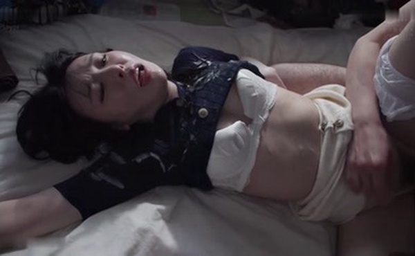  隣人のゴミ部屋で異臭中年おやじに精子大量ぶっかけで汚され抜かずの連撃中出し55発で孕まされた汚れなき女子大生の末路… 黒島玲衣Uncensored-CAWD-884